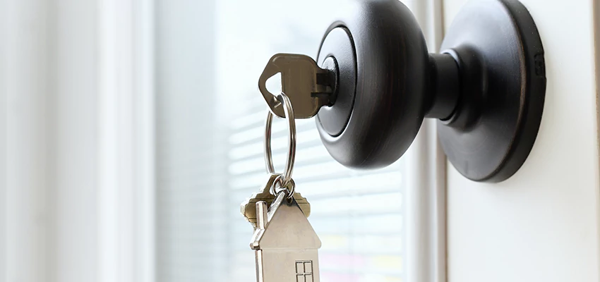 Bifold Door Knob Replacement in Fallbrook, California