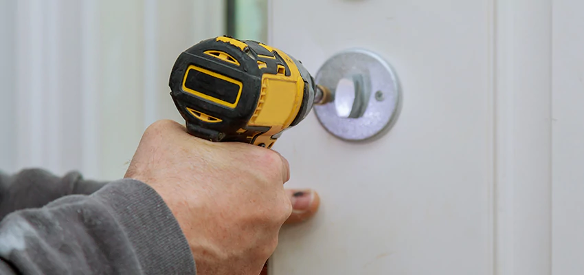 Street Locksmith For Smart Lock Repair in Fallbrook, CA