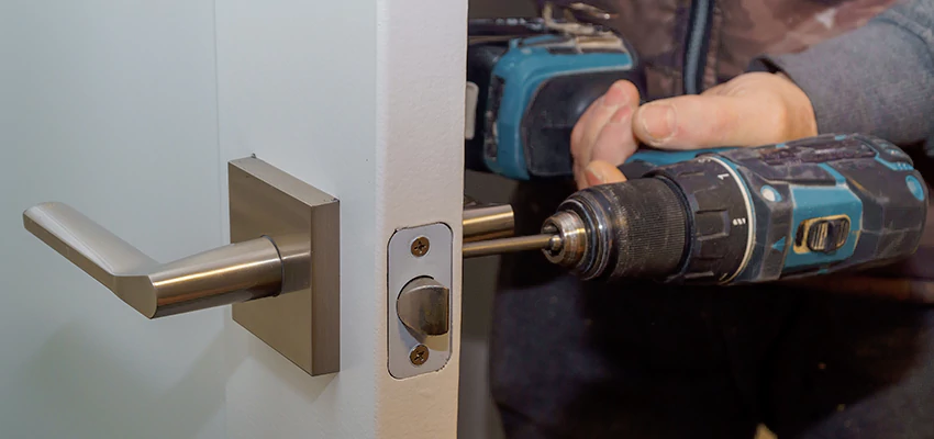 Broken Door Handle Lock Repair in Fallbrook, California